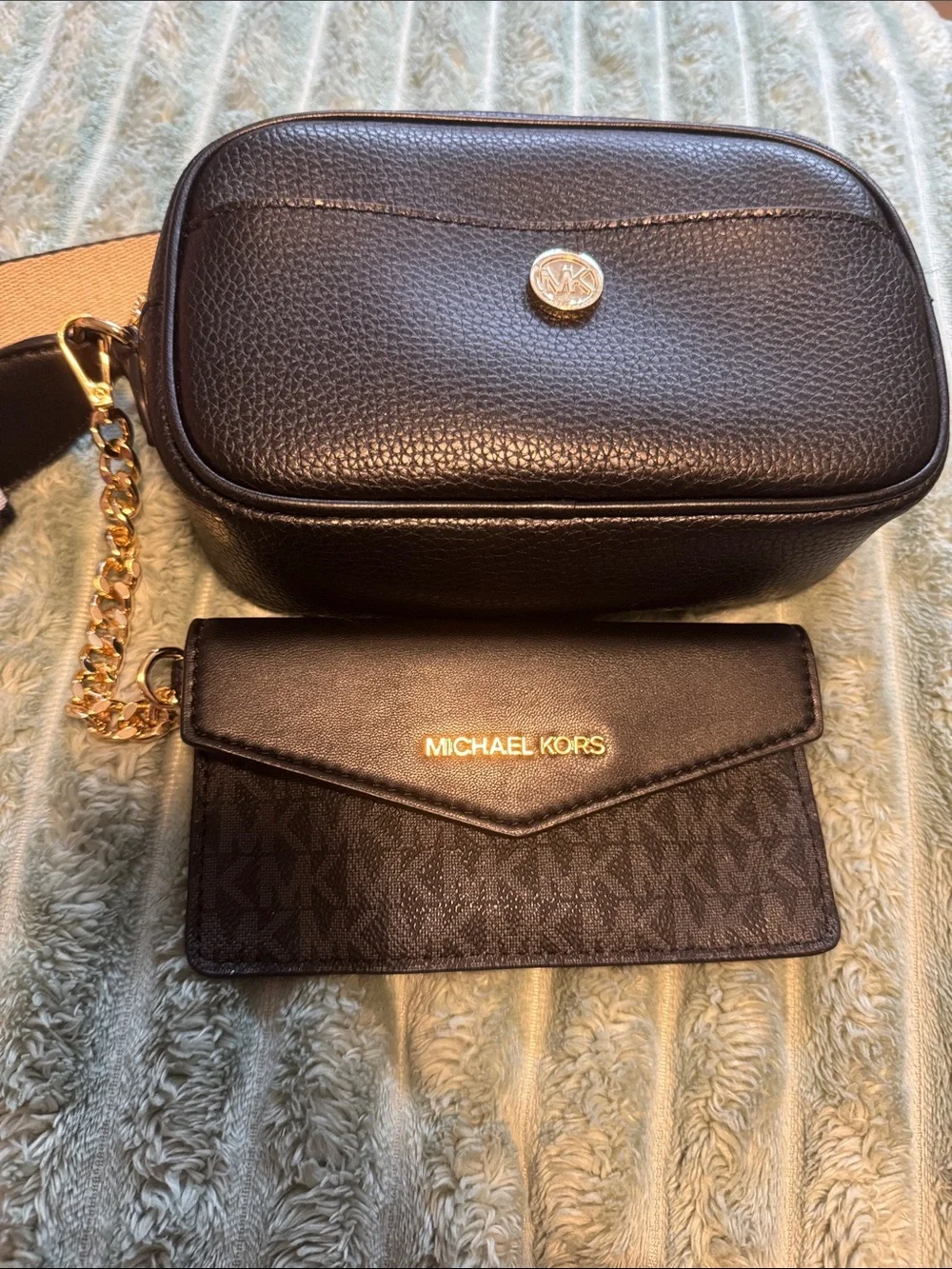 Michael Kors Maisie Small Pebbled Leather 2 in 1 Camera Bag